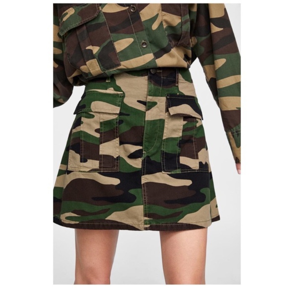 Zara Camo Cargo Mini Skirt